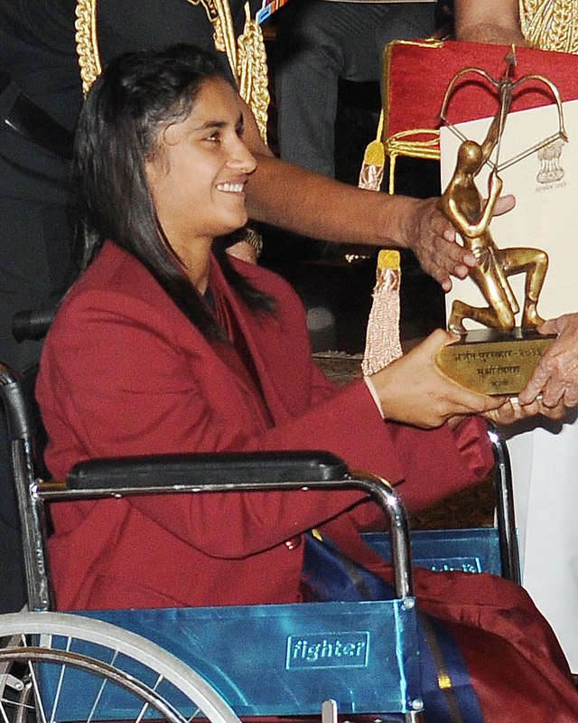 The President, Shri Pranab Mukherjee presenting the Arjuna Award for the year-2016 to Ms. Vinesh for Wrestling, in a glittering ceremony, at Rashtrapati Bhavan, in New Delhi on August 29, 2016.